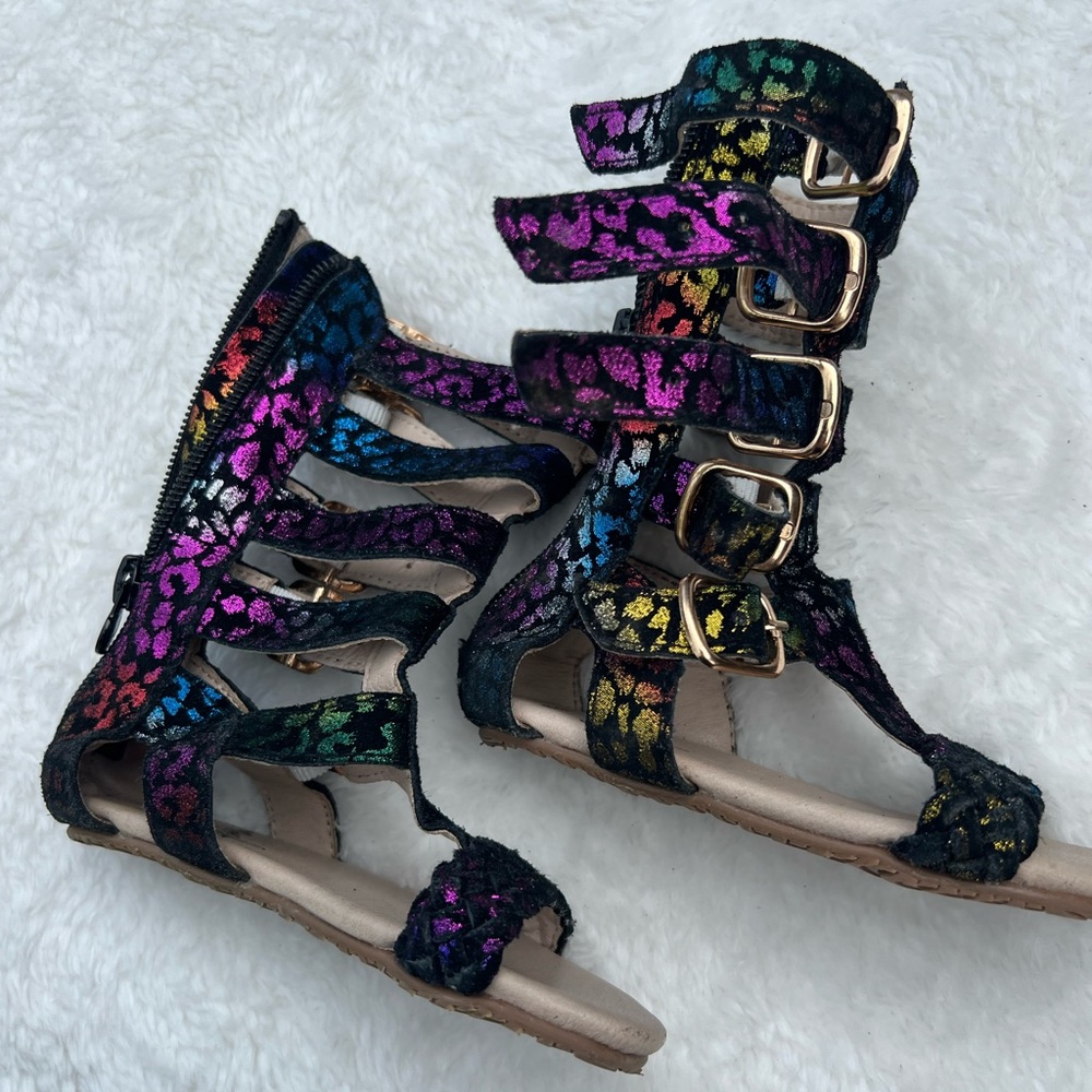 Kids 18-24 Month Monkey Feet zip up multicolored print Sandal. Super cute!! GUC